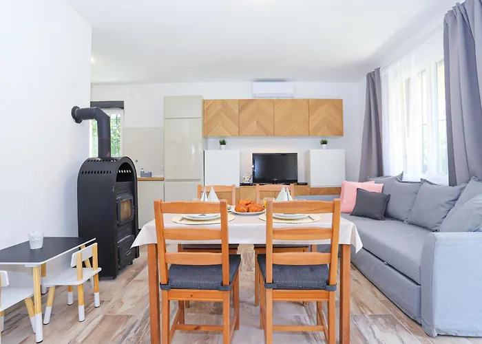 Holiday home Golden *